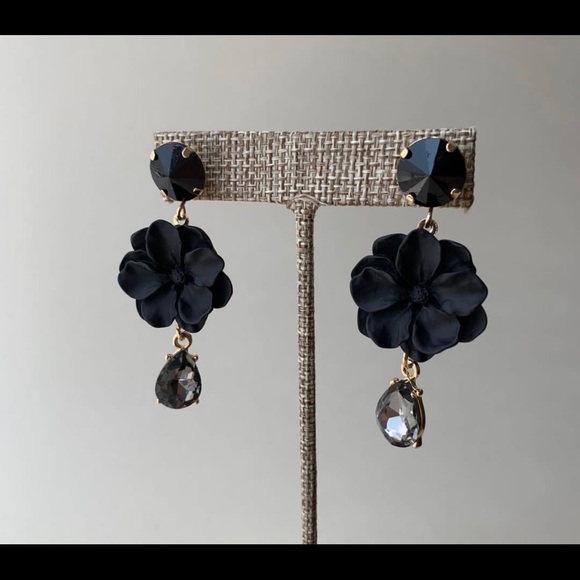 Accessories - BLACK FLOWERS EARRINGS